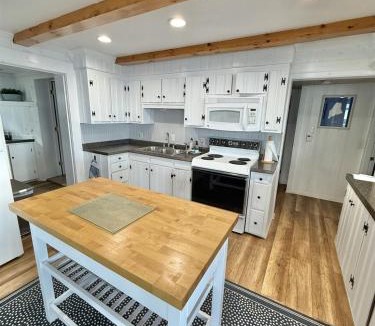 Sebago Villa | GRANDVIEW LAKEFRONT LIMIT 9