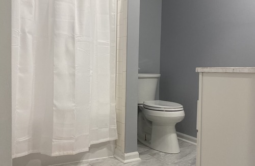 Hebron House | Granville Guesthouse - 3 miles south of Charming Granville