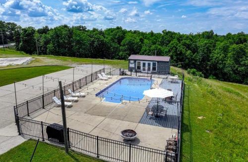 Corinth House | Great for Groups! Corinth Gem w/Game Room & Pool