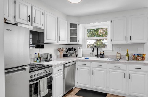 Old Saybrook House | Great Hammcock Getaway, cozy home, hot tub, fire pit, beaches nearby.