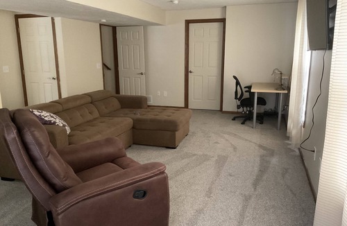 Howard House | Great Home for Golfers - 5 minutes to Apple Valley Golf Course.