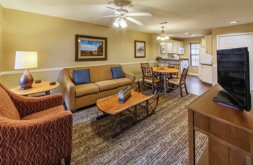 South Lee Hotel | Great Place - 2 BD - Kitchen - Pool