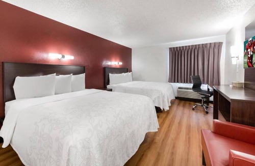 Crosswoods Hotel | Great Value Room for Families w/Modern Touches Near Columbus’s Local Hotspots