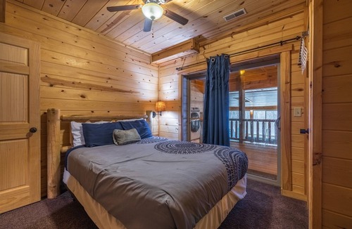 Rockbridge Cabin | Green Acres Lodge With Indoor Saltwater Pool