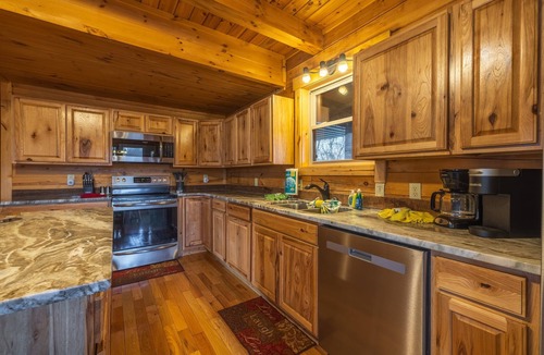 Rockbridge Cabin | Green Acres Lodge With Indoor Saltwater Pool