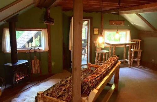 Waterbury Cabin | Green Mountain - Grunberg Haus Inn & Cabins