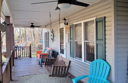 Ronceverte House | Greenbrier River Front Cottage/2 BR/2 BA/Peaceful Water Views with WiFi, AC