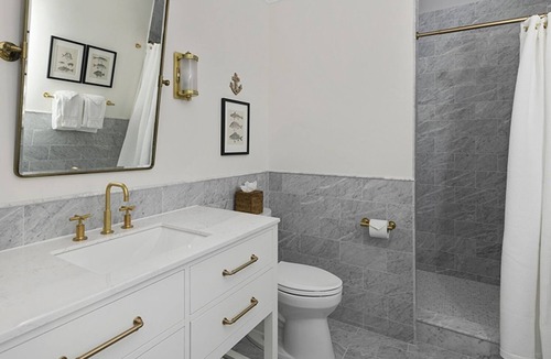 Kennebunkport Hotel | Griffin Suite at Kennebunkport Inn, Free Parking, Near Kennebunkport Marina