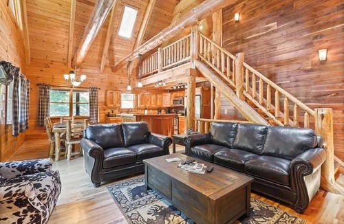 Logan Cabin | Grizzly Ridge | Hocking Hills, Pool, Hot Tub