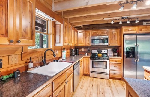 Logan Cabin | Grizzly Ridge | Hocking Hills, Pool, Hot Tub