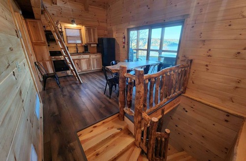 Scio Cabin | Group Friendly Cabin with Spa on the Deck near Tappan Lake in Ohio