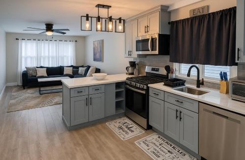 Irvington Apartment | Group-Friendly Luxury 3BR 2 Baths Sleeps 8