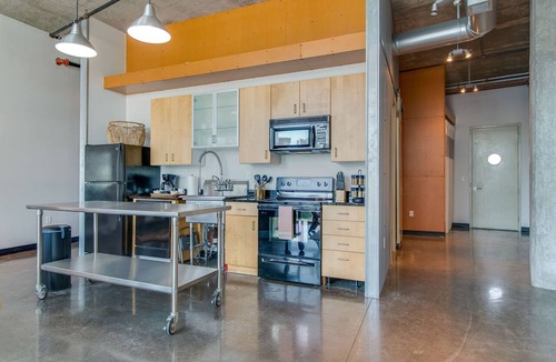 The Gulch Apartment | Gulch Condo - Work From Home or Explore Downtown!