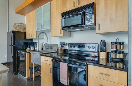 The Gulch Apartment | Gulch Condo - Work From Home or Explore Downtown!