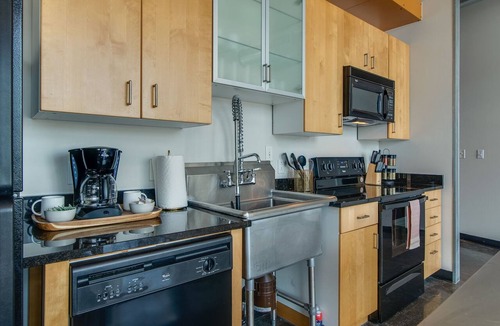 The Gulch Apartment | Gulch Condo - Work From Home or Explore Downtown!