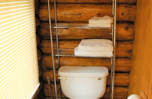 Cooper Landing Cabin | Gwin's Lodge Fir Log Cabin #12