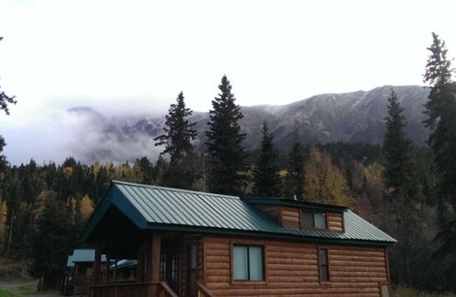 Cooper Landing Apartment | Gwin's Lodge Poplar Chalet #3
