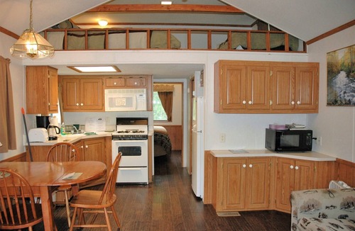 Cooper Landing Cabin | Gwin's Lodge Spruce Chalet #6