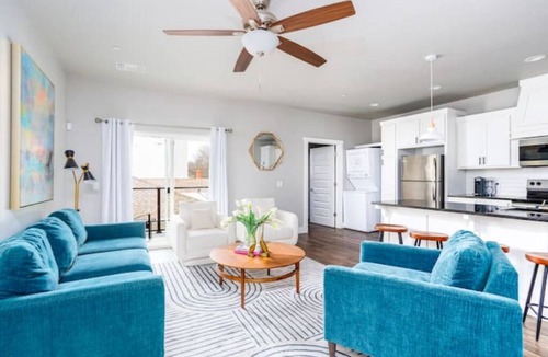 Corridor South Condo | H2/H4/H6 Spacious & Urban Modern Condo - 3 units!