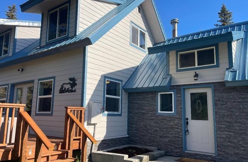Ninilchik House | Half way between KENAI the Salmon Capital and HOMER the Halibut Capital