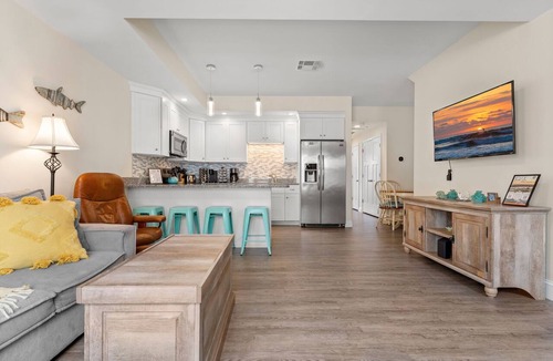 Hampton Condo | Hampton Beach Game House | Private Balcony | Views