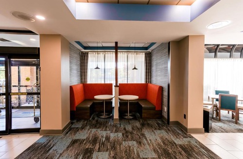 Lakeview Hotel | Hampton Inn Manassas