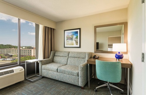 Lakeview Hotel | Hampton Inn Manassas