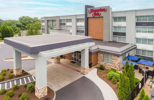 Manchester Hotel | Hampton Inn Manchester Downtown