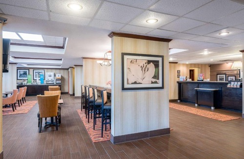 Mineralwells Hotel | Hampton Inn Parkersburg/Mineral Wells