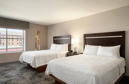 Downtown Portland Hotel | Hampton Inn Portland Downtown - Waterfront