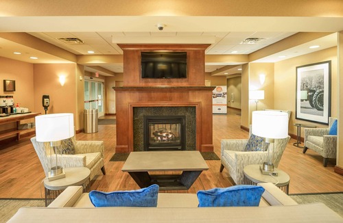 Presque Isle Hotel | Hampton Inn Presque Isle Maine