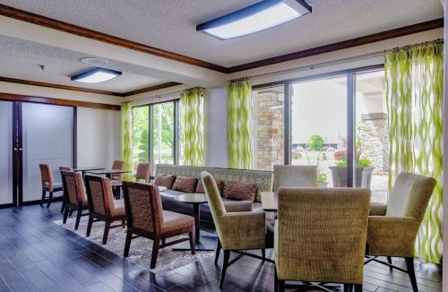 Salina Hotel | Hampton Inn Salina