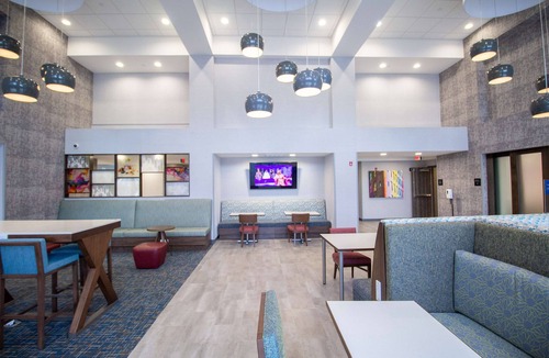 North Attleboro Hotel | Hampton Inn & Suites North Attleboro