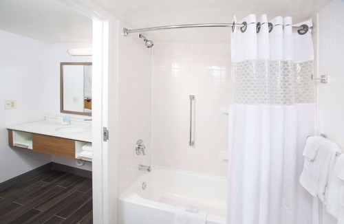 Parole Hotel | Hampton Inn & Suites Annapolis