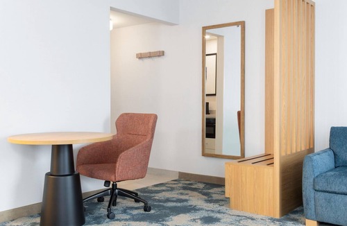 Lenox Hotel | Hampton Inn & Suites Berkshires-Lenox