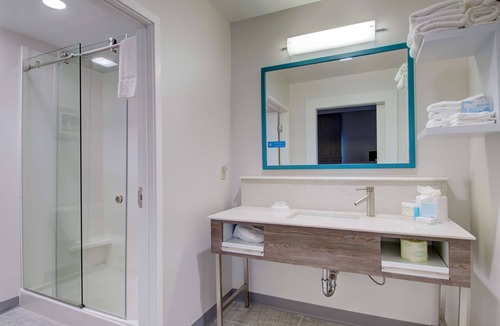 Stoughton Hotel | Hampton Inn & Suites Boston/Stoughton