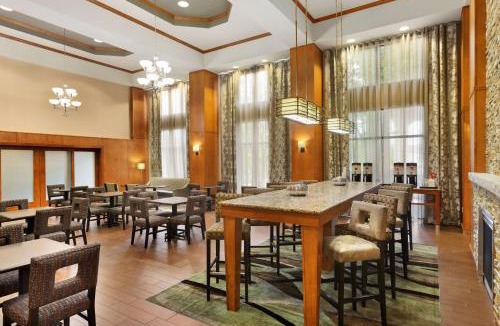 Bedford Hotel | Hampton Inn & Suites by Hilton Manchester Bedford