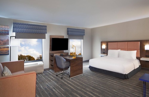 Mentor Hotel | Hampton Inn & Suites Cleveland Mentor