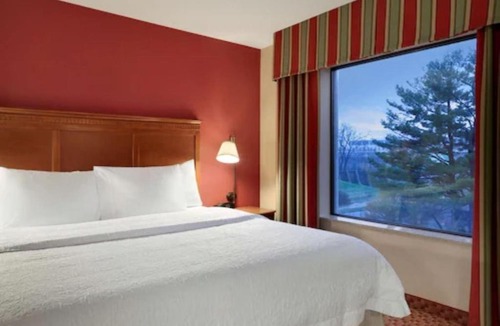 Hartford Hotel | Hampton Inn & Suites East Hartford