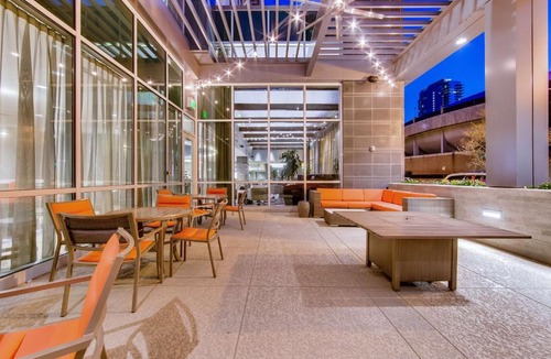 Downtown Fort Worth Hotel | Hampton Inn & Suites Fort Worth Downtown