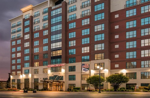 National Harbor Hotel | Hampton Inn & Suites National Harbor-NEWLY RENOVATED