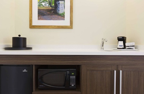 Niles Hotel | Hampton Inn & Suites Niles/Warren