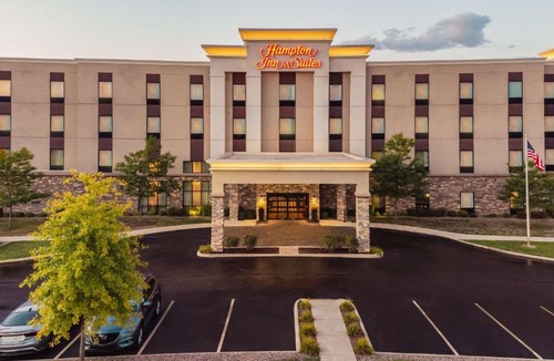 Niles Hotel | Hampton Inn & Suites Niles/Warren, OH