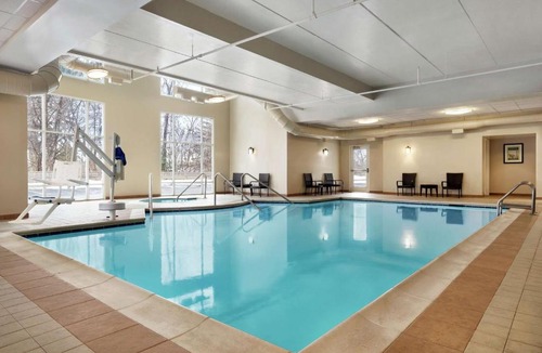 Crown Heights Hotel | Hampton Inn & Suites Poughkeepsie