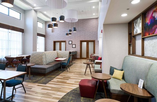 Salinas Hotel | Hampton Inn & Suites Salinas