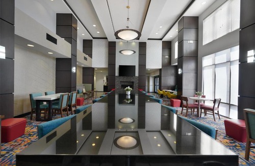 Tulsa Hotel | Hampton Inn & Suites Tulsa/Tulsa Hills