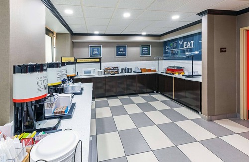 South Tulsa Hotel | Hampton Inn & Suites Tulsa-Woodland Hills 71st-Memorial