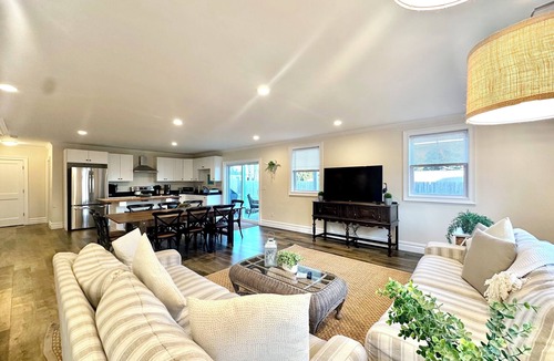 Newport East House | Hangar Haven - Large 6 Bedroom House