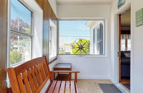 Pine Point House | Hank's Hideaway by Bayley Vacation Rentals