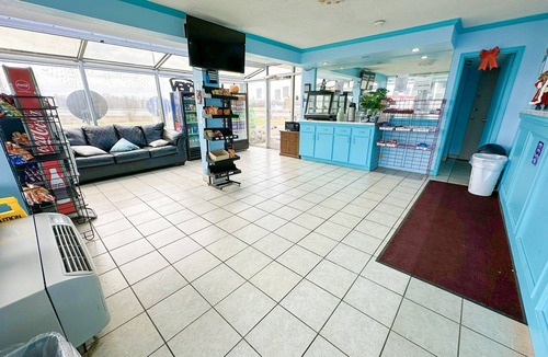 Madisonville Hotel | Happy Stay Inn Madisonville I-69 By OYO